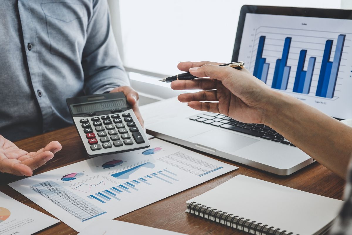 Concurso da Câmara de São Miguel Arcanjo (SP) oferece salários de até R$ 4,4 mil e inscrições gratuitas - Imagem do artigo original