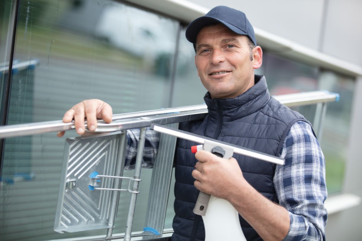 Campina da Lagoa (PR) lança concurso público com 44 vagas para níveis fundamental e médio - Imagem do artigo original